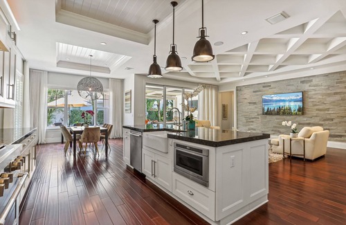 Del-Ida Park Historic District House | Luxurious Delray Beach Pool Home in Downtown Delray! VIP Beach Passes!