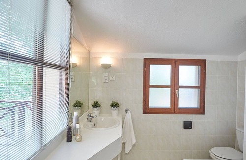Salles Villa | Luxurious detached villa with beautiful garden on castle estate