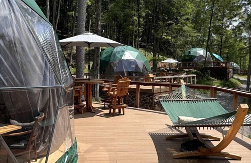 Swan Lake Cabin | Luxurious Dome with Stunning Views for a Romantic Glamping Getaway by Swan Lake, New York