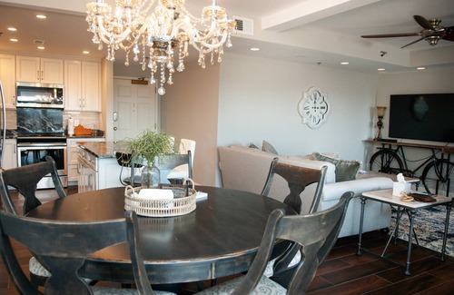 Downtown Condo | Luxurious downtown office, walk to Rupp Arena