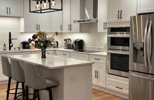 Wedgwood House | Luxurious Dual-unit home in Wedgewood Oasis