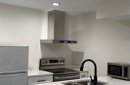 Wedgwood House | Luxurious Dual-unit home in Wedgewood Oasis