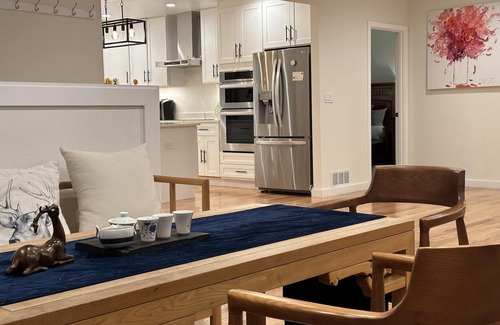 Wedgwood House | Luxurious Dual-unit home in Wedgewood Oasis