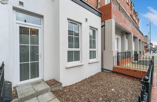 Belfast Apartment | Luxurious East Village Apartment in Belfast