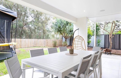 Twin Waters House | Luxurious Escape Close to the Canal - Twin Waters