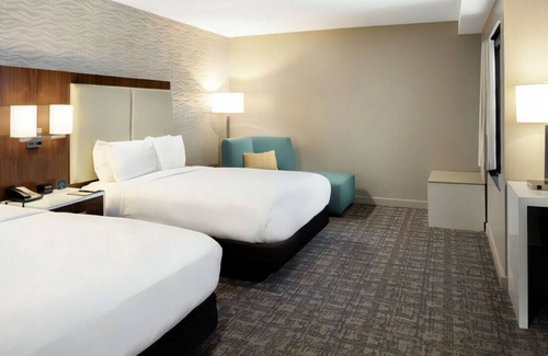 Monrovia House | Luxurious Experience for Groups! Bar, Pool, Gym
