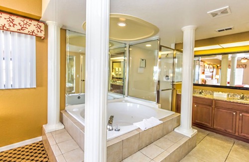 Florida Central Atlantic Coast Resort | Luxurious Four-Bedroom Villa at Westgate Lakes Resort & Spa-16 people
