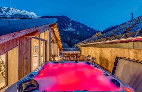 Champagny-en-Vanoise Apartment | Luxurious 7-Room Duplex for 14 with Jacuzzi & Sauna in Champagny-en-Vanoise