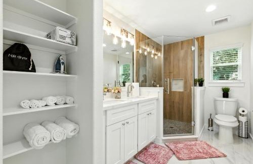 Northeast Houston Apartment | Luxurious Fully Furnished Newly Built 3 bedroom House Close To Downtown and IAH