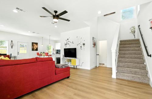 Northeast Houston Apartment | Luxurious Fully Furnished Newly Built 3 bedroom House Close To Downtown and IAH