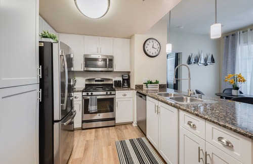 Roseville Apartment | Luxurious Furnished Apartment + Private Garage