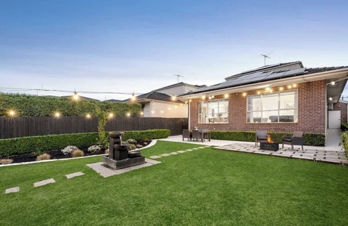 Templestowe Lower House | Luxurious Georgian Style Family Home with Cinema