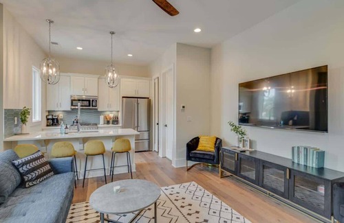 Germantown House | Luxurious Germantown Homes with Rooftop Patio