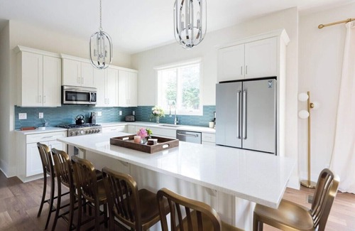Germantown House | Luxurious Germantown Homes with Rooftop Patio