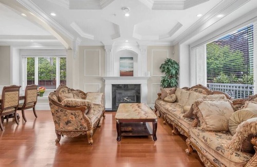 Vancouver South House | Luxurious Getaway in Vancouver Your Ensuite Oasis