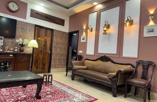 New Delhi Villa | Luxurious Ground Floor -Situated in the highly secured, serene VIP area Delhi