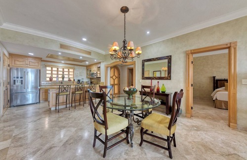 El Medano Ejidal Villa | Luxurious Ground-Floor Villa, Steps from Beach & Pool, Terrace BBQ, 3103