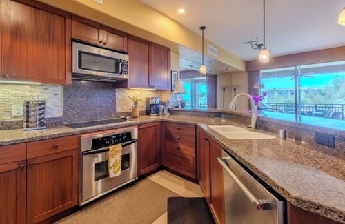 Waikoloa House | Luxurious Hali'i Kai Townhome with fabulous Ocean views and Private Ocean Club
