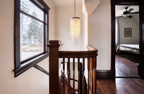 Rapid City House | Luxurious Historic Home - The Barney House
