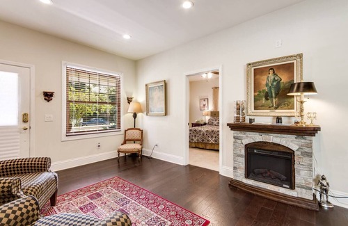 Urban Core House | Luxurious Historic Heart of Springfield Home
