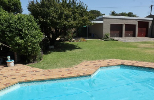 Belville House | Luxurious holiday home on spacious grounds