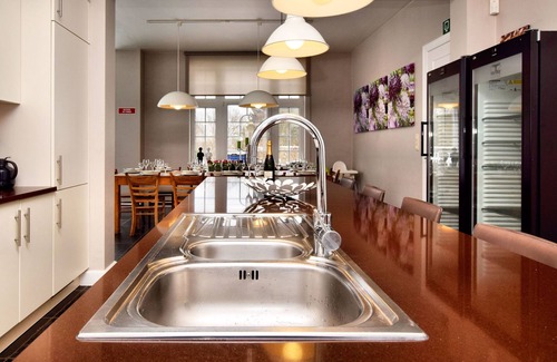 Courtil House | Luxurious Holiday Home in Courtil with bubble bath