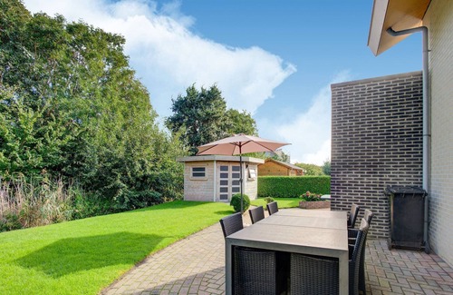 Koudum House | Luxurious Holiday Home in Koudum with Pool