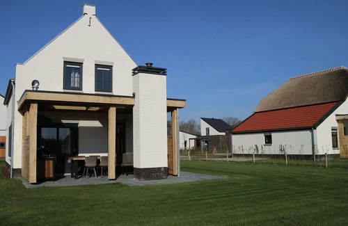Roggel Villa | Luxurious holiday home with sauna in Limburg