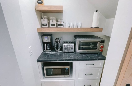 Oceano House | Luxurious Home! Hot Tub! 2 min walk to Beach!
