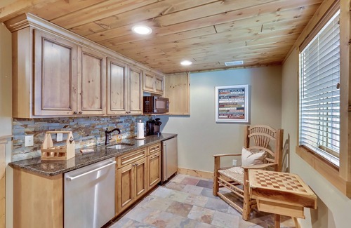 Boyne City House | Luxurious Home in Boyne Mountain | Skybridge View | Ski-In/Ski-Out