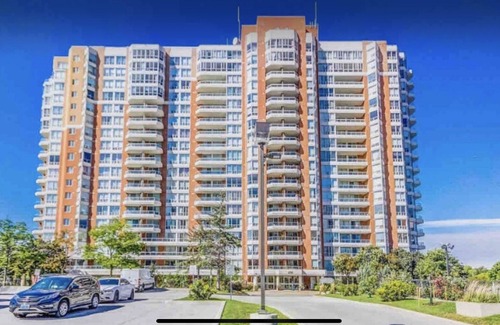 Malvern Apartment | Luxurious Home in Scarborough!