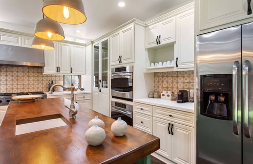 Bel Air House | Luxurious Home In The Peaceful Bel-Air Neighborhood
