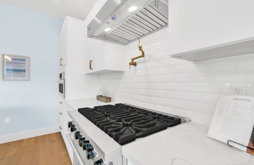 Bernal Heights House | Luxurious Home -View of San Francisco-30 day Rental