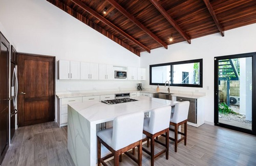 Palm Beach Estates House | Luxurious home with Pool.steps to Playa Grande beach and surf