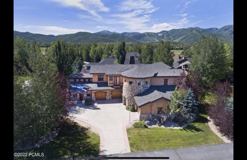 Park Meadows House | Luxurious Home with stunning ski resort views