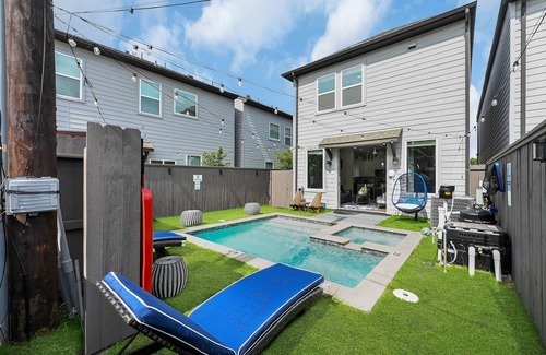 OST - South Union House | Luxurious homeaway with Heated Pool Next to the Med Center!