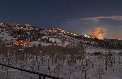 Steamboat Springs House | Luxurious + Hot Tub + Private + Views - Chalet Cascada