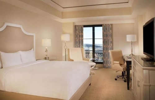 Wetmore Resort | Luxurious Hotel Rooms at Eilan Resort & Spa!
