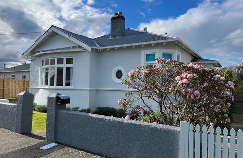 Saint Kilda House | Luxurious House Next to St Clair Beach
