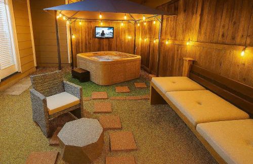 Woodlake - Briar Meadow House | Luxurious House Private Jacuzzi 5 Beds