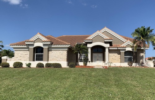 Bonita Springs House | Luxurious House with Heated Pool Beautiful View and Resort Amenities