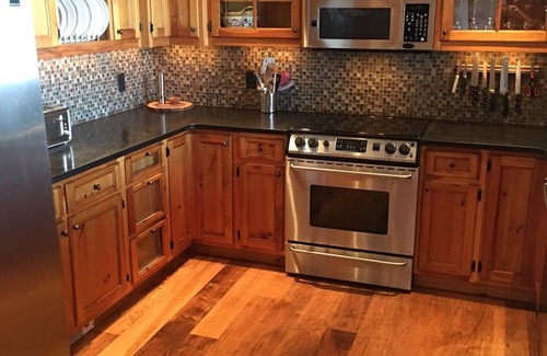 Kalispell House | Luxurious Lake Front Property