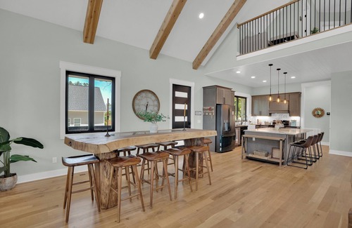 Chapin House | Luxurious Lakefront retreat with own private dock.