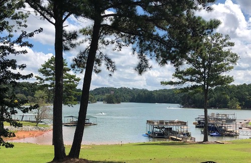Dawsonville House | LUXURIOUS LAKEFRONT HOME, UNOBSTRUCTED VIEWS OF LAKE LANIER, NEAR ATTRACTIONS