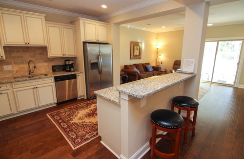 Epworth Acres House | Luxurious living close to everything!