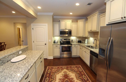 Epworth Acres House | Luxurious living close to everything!