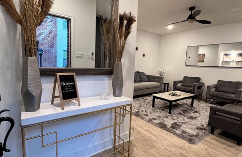 Houston House | Luxurious Living: Experience the Best of Galleria 2-Bedroom Condo & 2 Car Garage