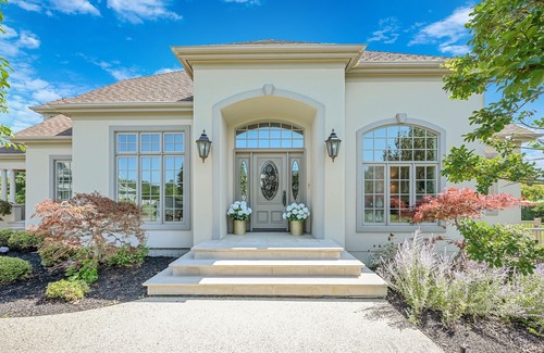 Greenport West House | Luxurious living in Greenport's private Rock Cove Estates on the sound