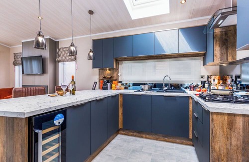 Inverurie Ski Chalet | Luxurious Lodge, perfect for couples or familes, sleeping four people.