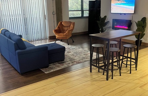 Downtown West Apartment | Luxurious Loft in the heart of Downtown STL w/Private Balcony and Pool